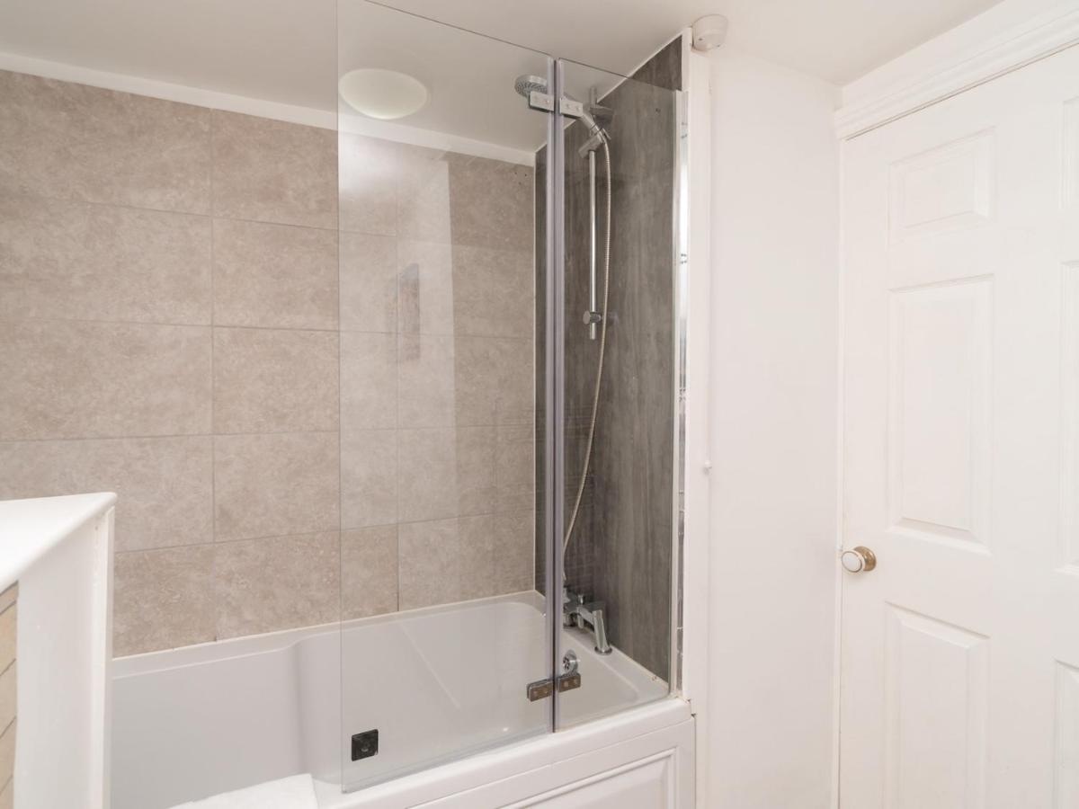 Pass The Keys Lovely 1 Bed Apartment With Free Parking Bath Eksteriør billede