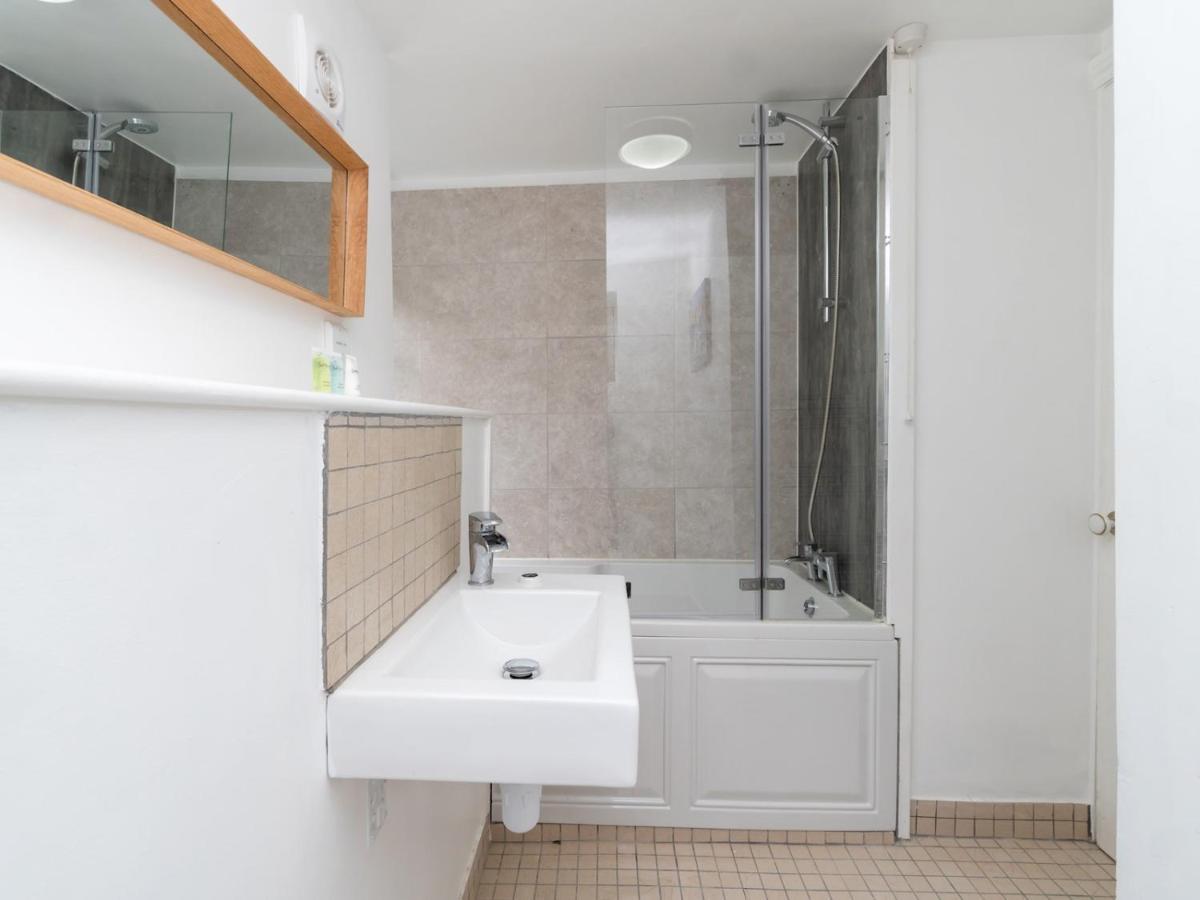 Pass The Keys Lovely 1 Bed Apartment With Free Parking Bath Eksteriør billede